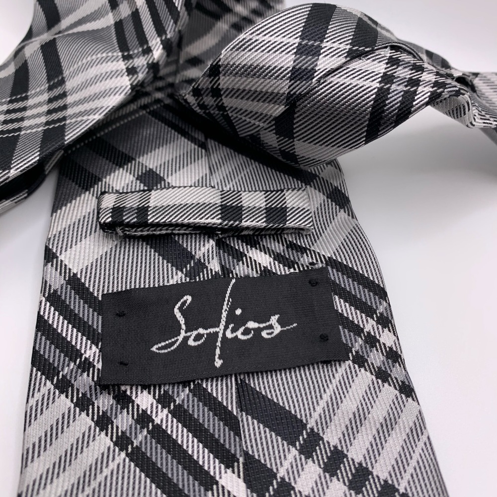 New without tags 100% silk black and gray Men’s tie - Retails 75.00 - Picture 3 of 5